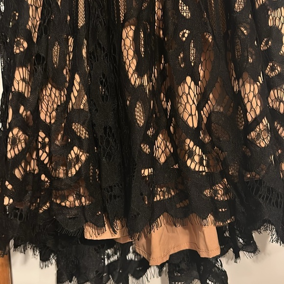 Toni - Picture 2 of 8